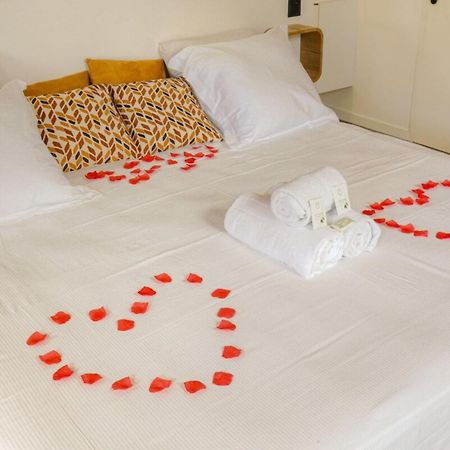 Romantique Et Sensuelle Dardilly Extérieur photo